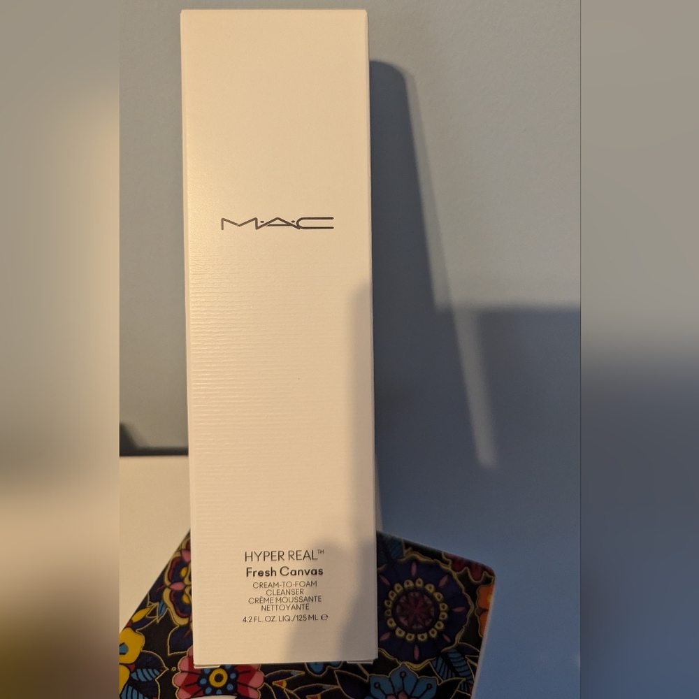 NIB MAC HYPER REAL™ FRESH CANVAS CREAM TO FOAM CLEANSER 4.2 FL OZ ANTI AGING
